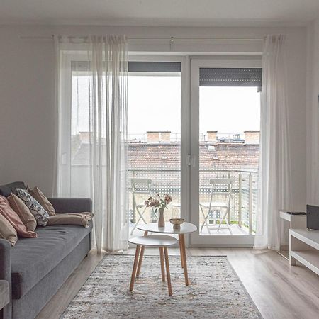 Dob36 Apartment With Free Private Parking And Balcony Budapest Exteriör bild