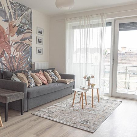 Dob36 Apartment With Free Private Parking And Balcony Budapest Exteriör bild