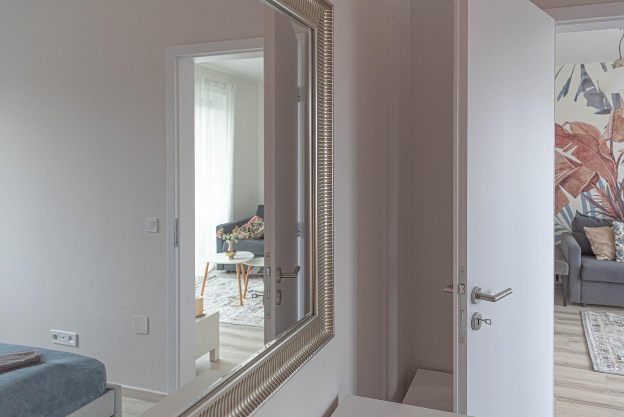 Dob36 Apartment With Free Private Parking And Balcony Budapest Exteriör bild
