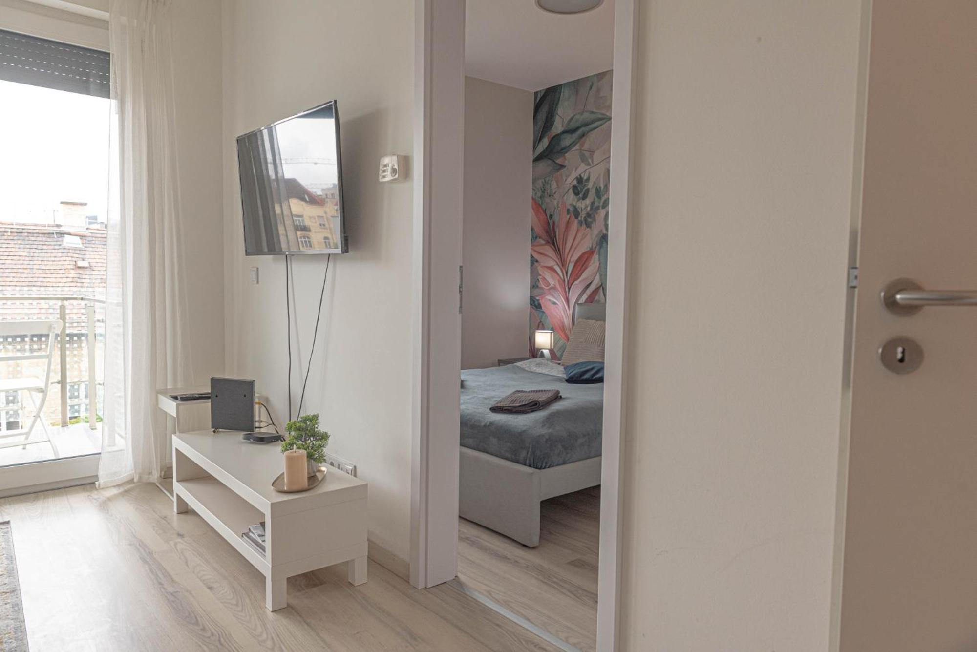 Dob36 Apartment With Free Private Parking And Balcony Budapest Exteriör bild