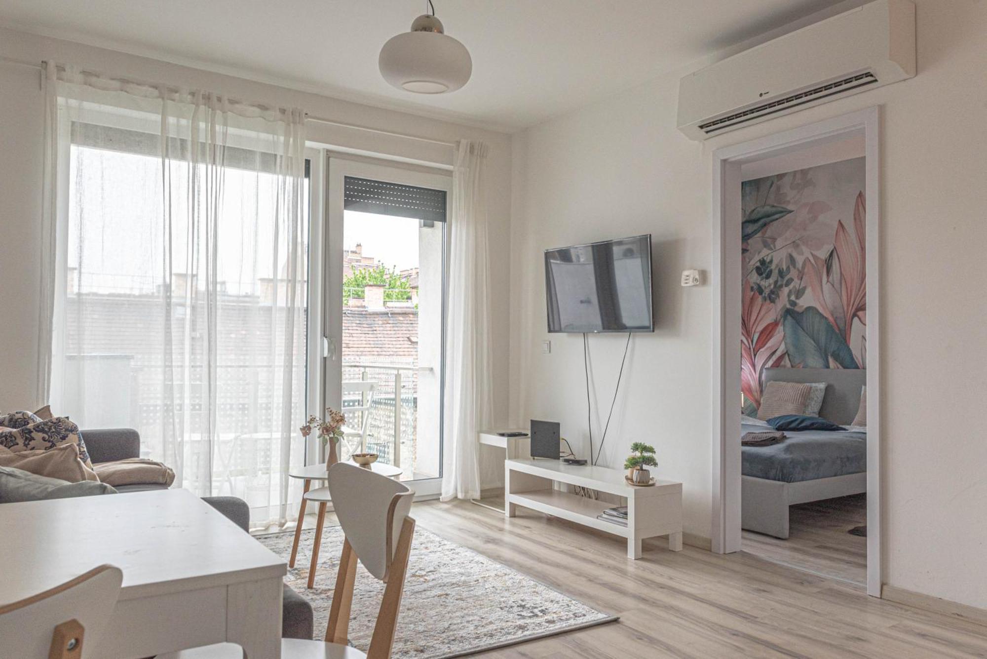Dob36 Apartment With Free Private Parking And Balcony Budapest Exteriör bild